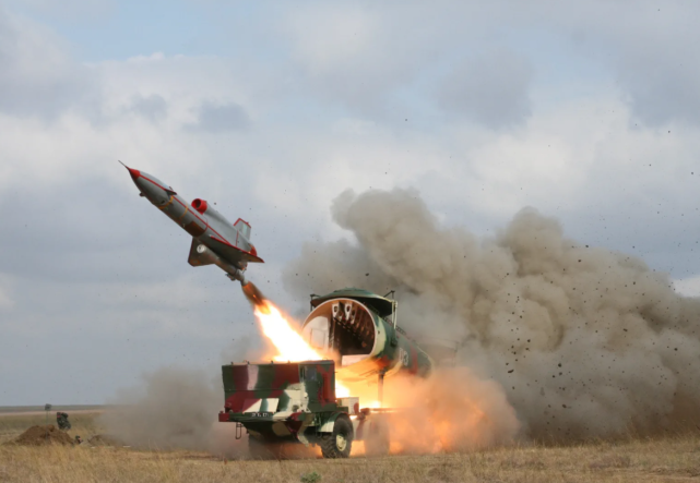 剛剛！俄軍拿出壓箱底無人機(jī)對烏克蘭“以牙還牙”(圖3)