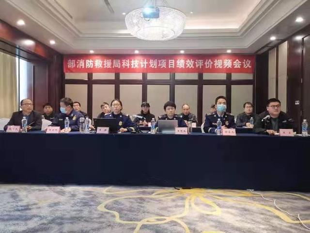 旋翼無人機(jī)實現(xiàn)了在百米以上高層建筑滅火(圖5)