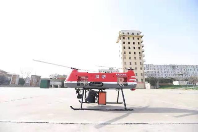 旋翼無人機(jī)實現(xiàn)了在百米以上高層建筑滅火(圖6)